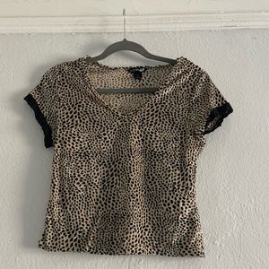 Cropped Leopard Baby Tee w black lace trimming